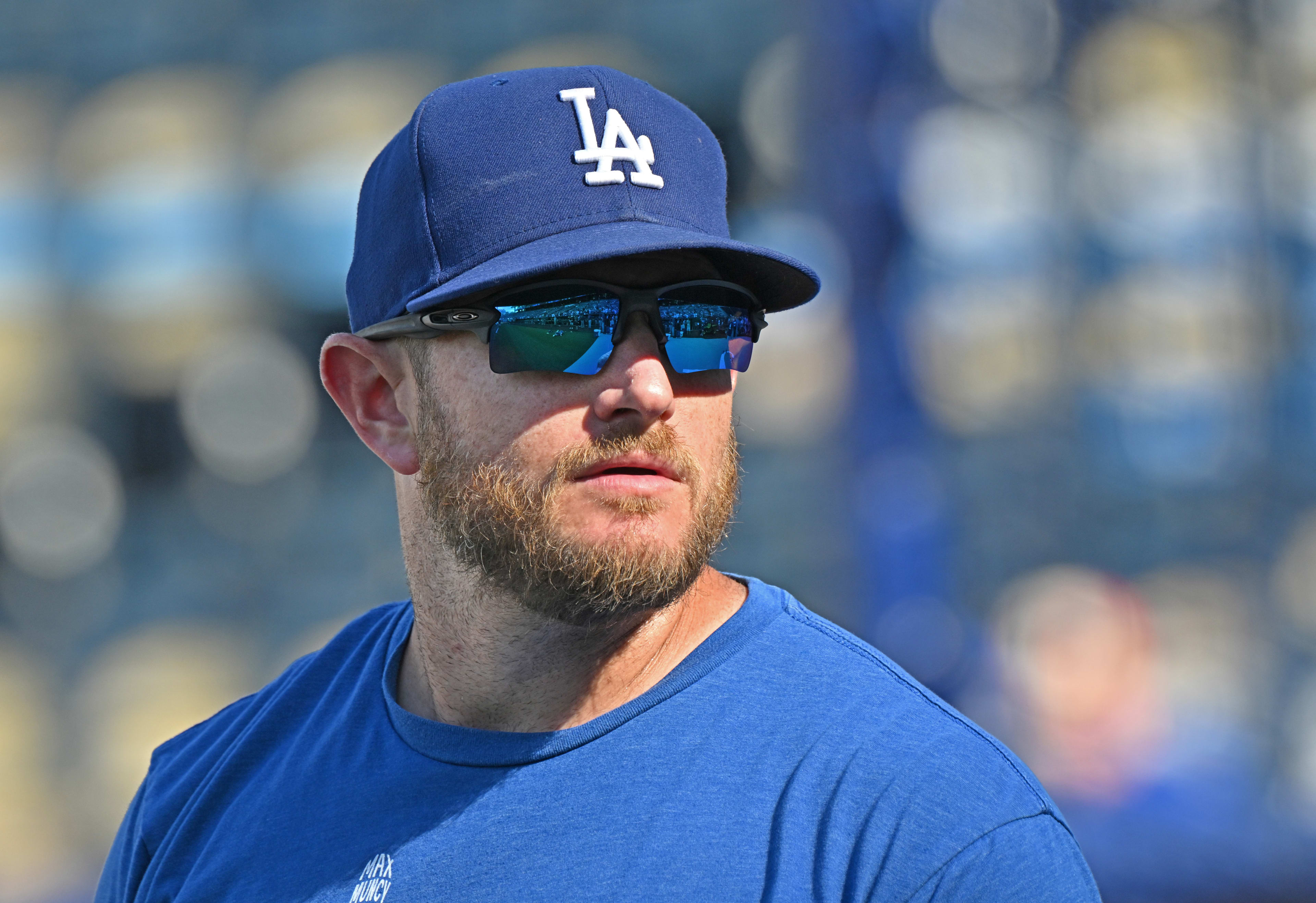 Los Angeles Dodgers third baseman Max Muncy (13)