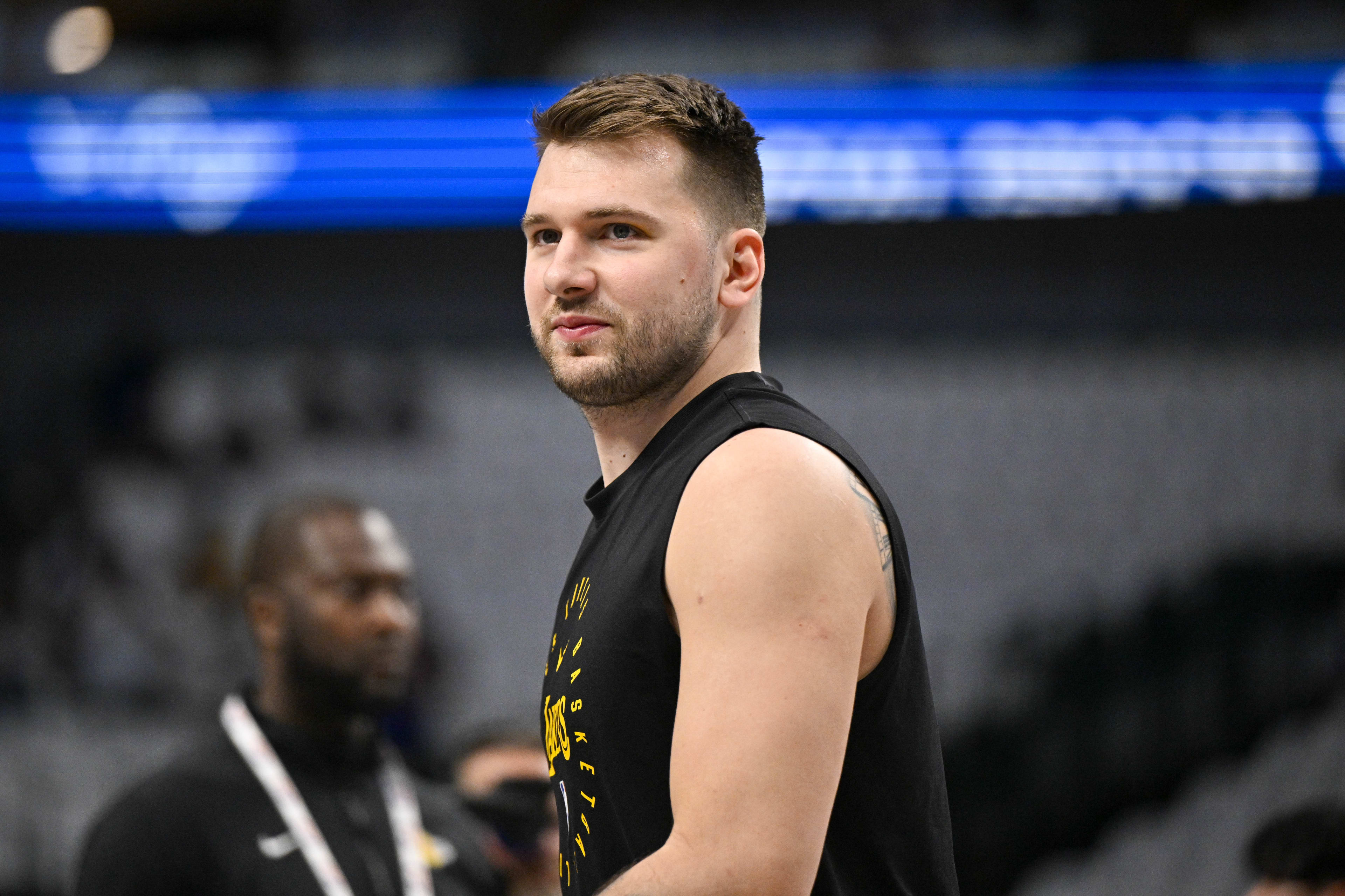 Los Angeles Lakers guard Luka Doncic (77) before Dallas Mavericks game.