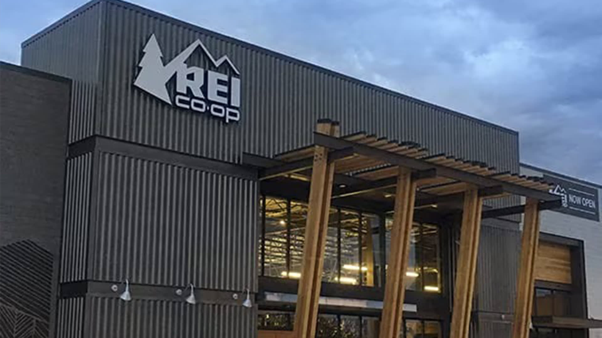 REI Is Selling an Osprey Backpack for 40% Off, and It's ‘Perfect for Travel’