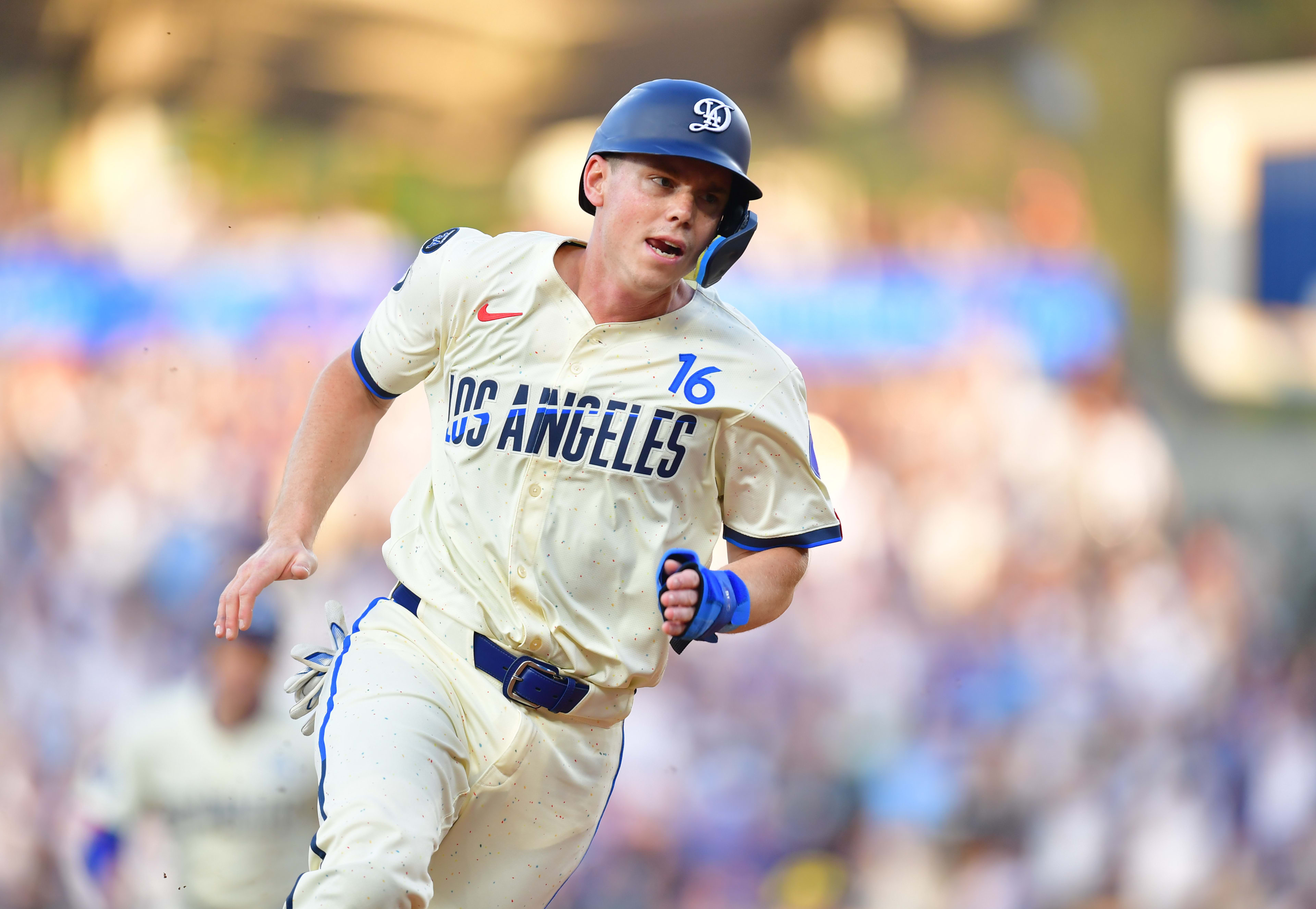 Los Angeles Dodgers catcher Will Smith (16)