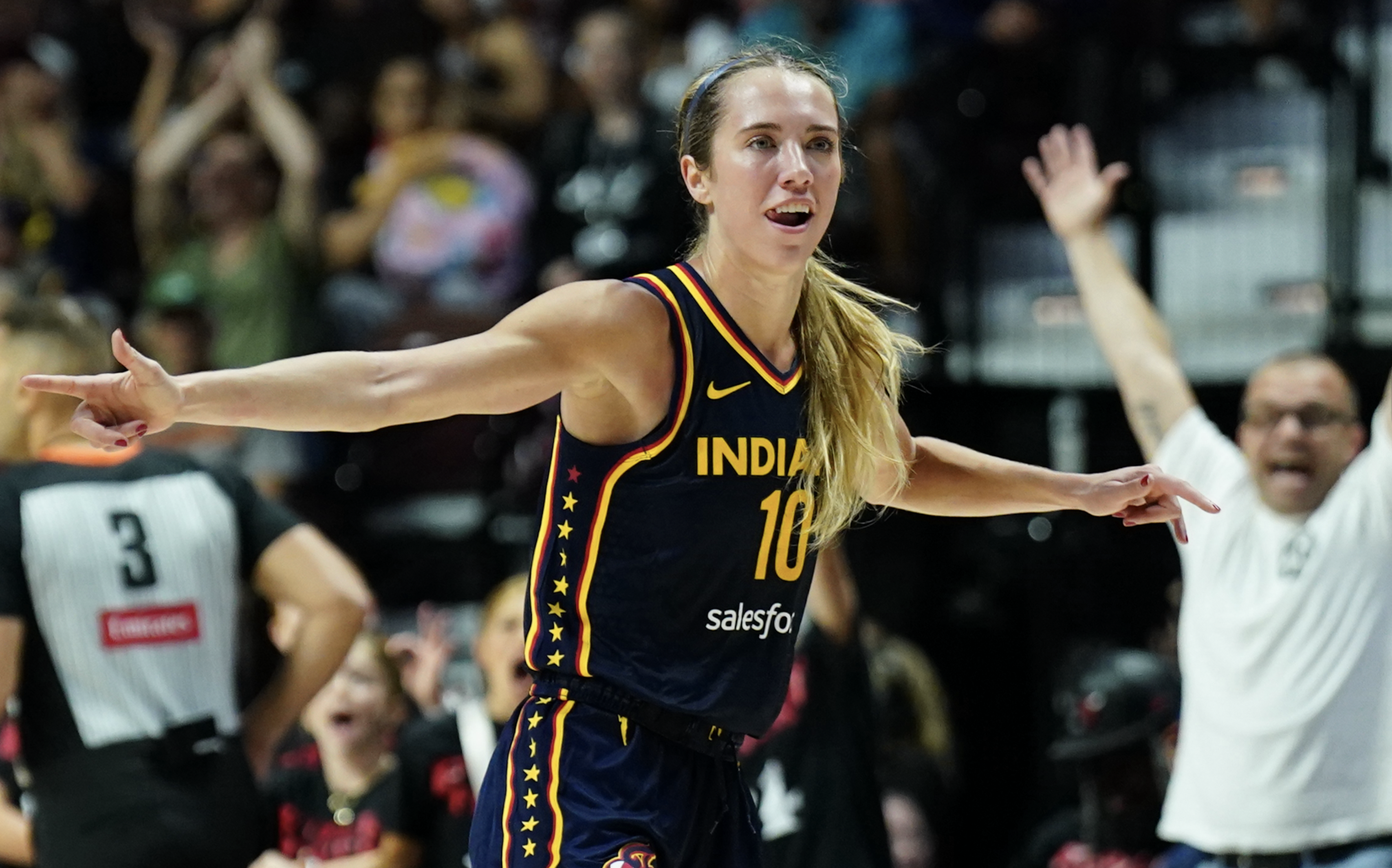 Lexie Hull Reacts to Sophie Cunningham's Statement After Fever-Sun Game -  Athlon Sports