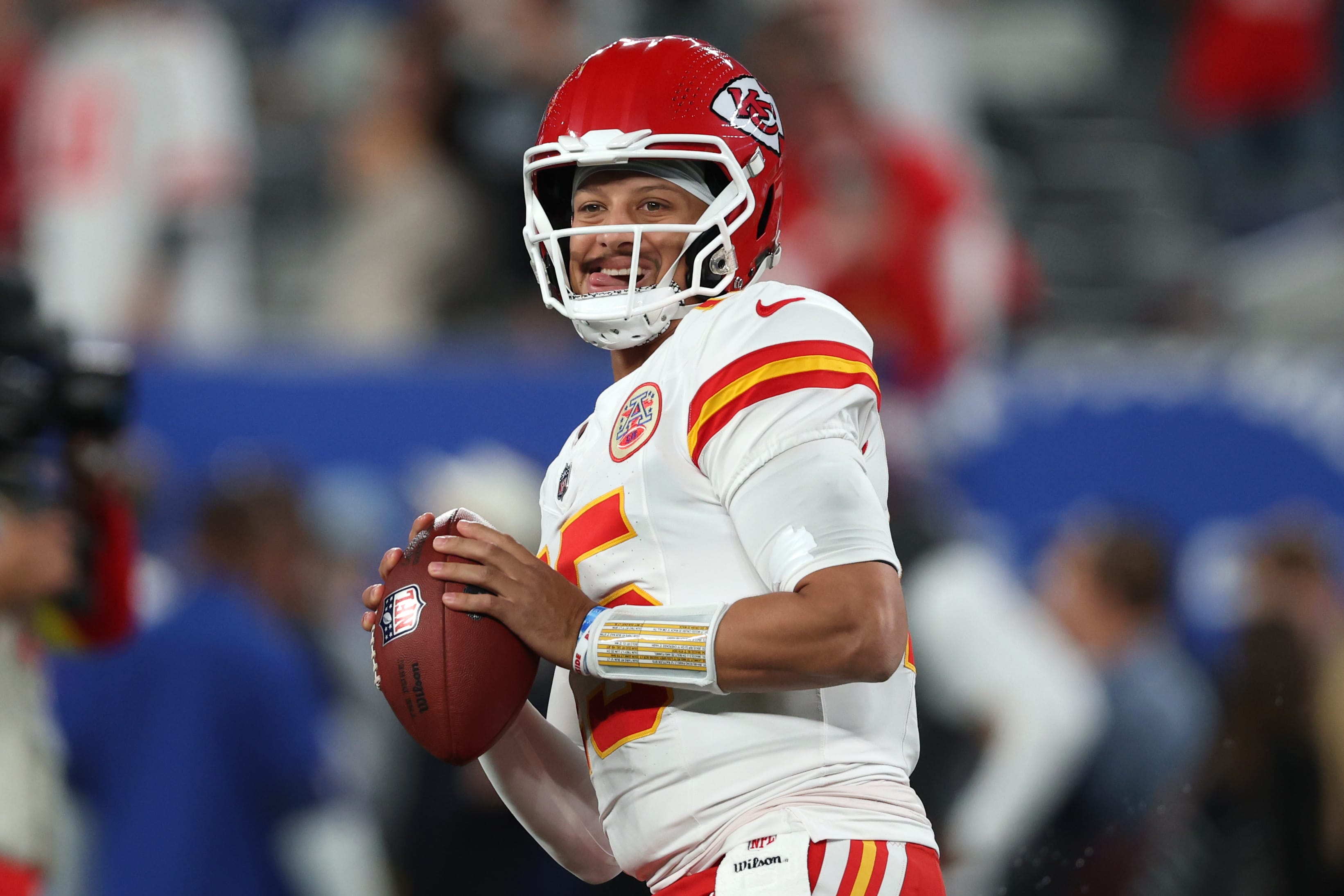 Kansas City Chiefs quarterback Patrick Mahomes (15).