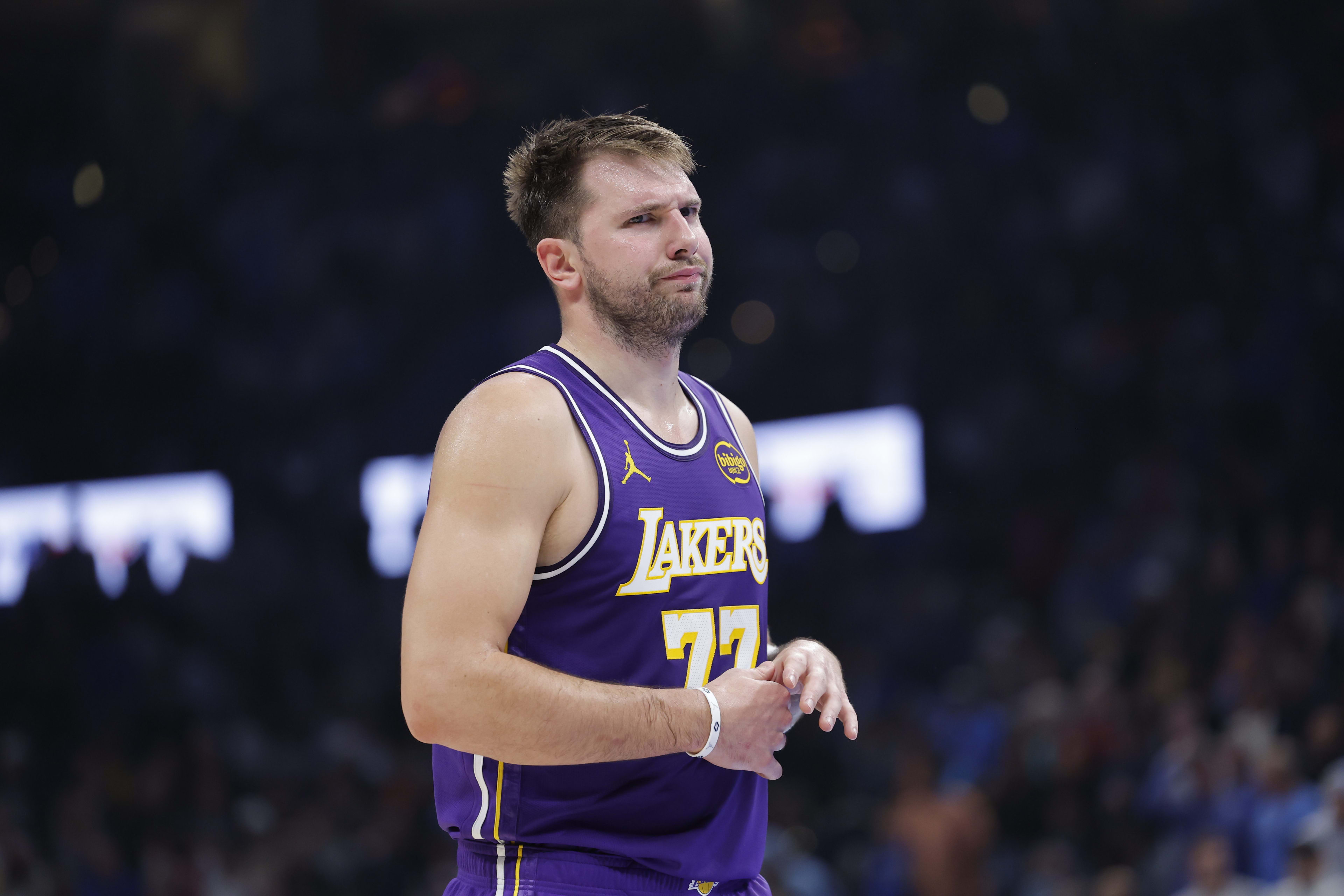 Los Angeles Lakers guard Luka Doncic (77)