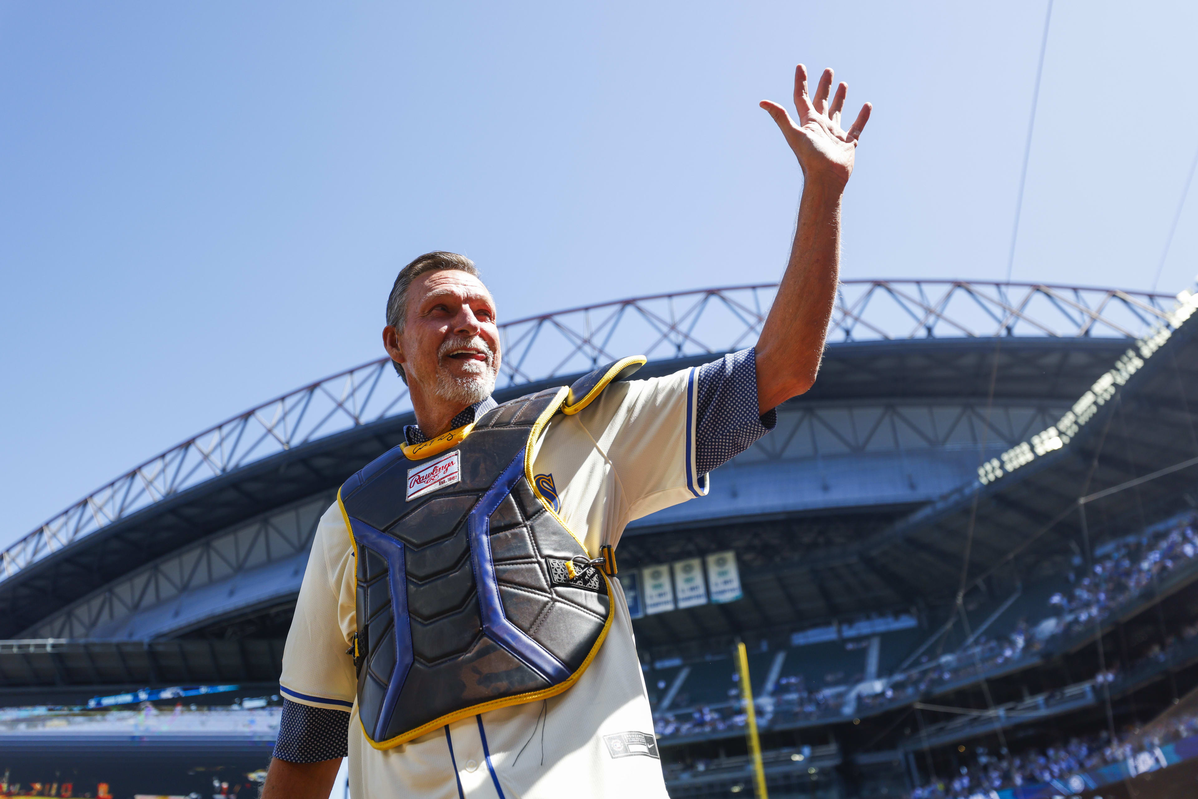 Mariners Announce Randy Johnson News Amid MLB Offseason - Athlon Sports