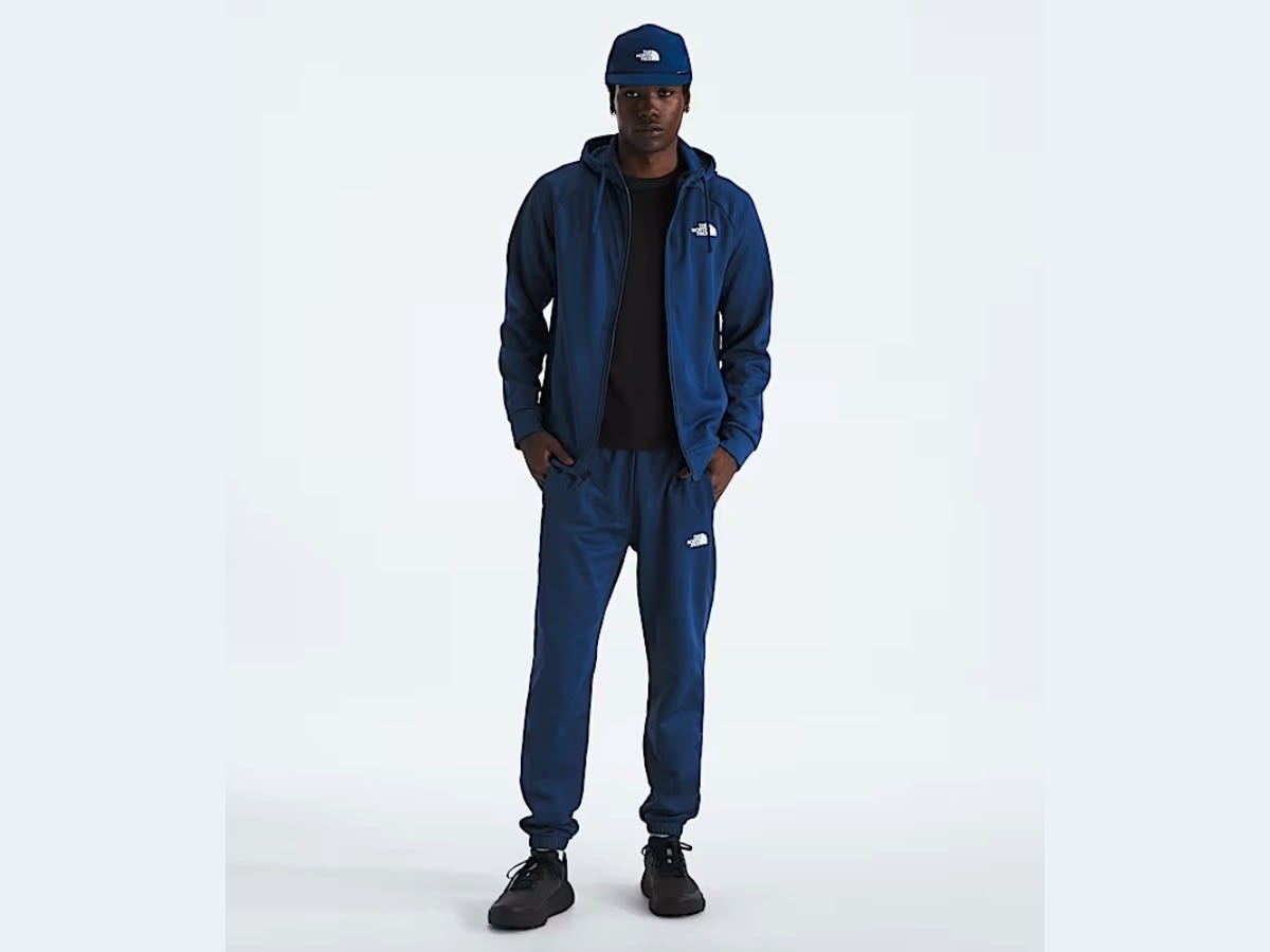 The North Face's $85 Hooded Fleece Jackets Are Now Just $43 — 49