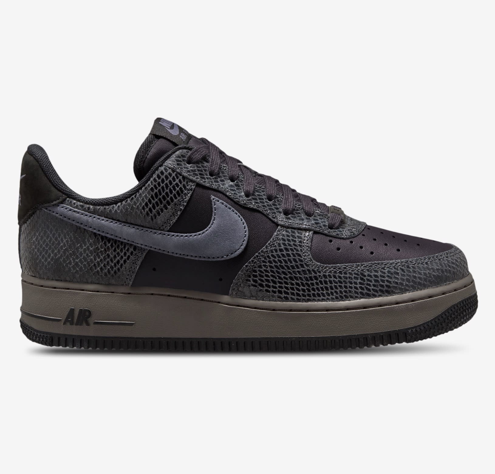 foot locker nike black shoes