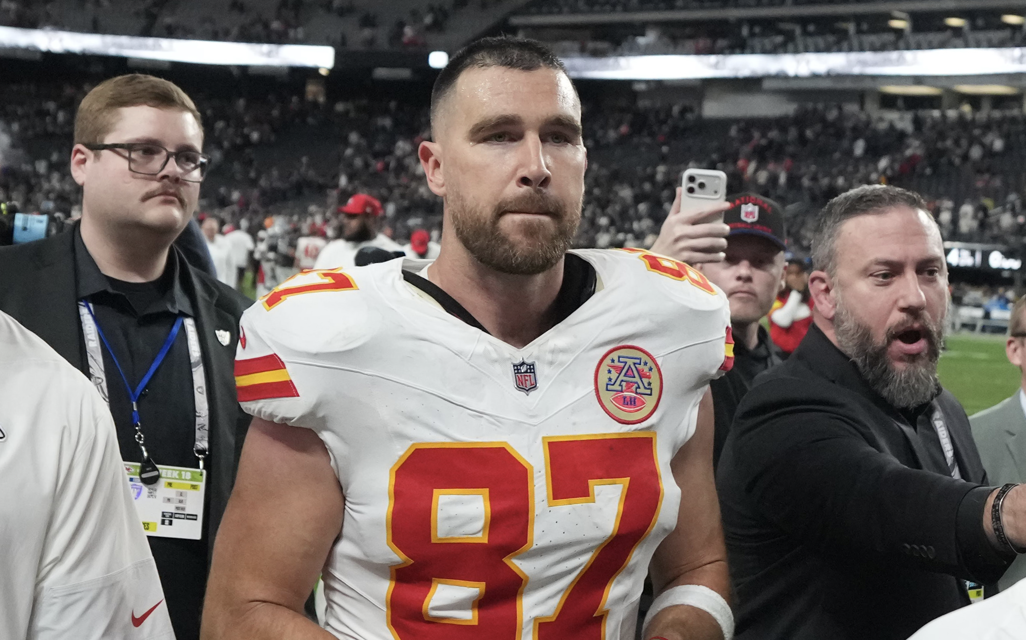 Travis Kelce's Possible Chiefs Move After Patrick Mahomes Decision - Athlon  Sports